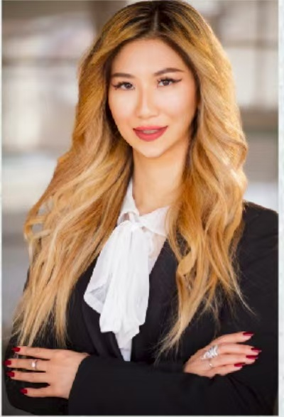 Emily毕业后在华尔街世界500强外资企业工作时期的职业肖像